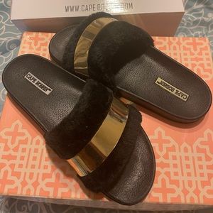 Brand new Cape Robbin flats size 8